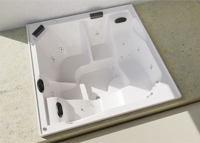SPA Mondialle Veneza 2.0 para 5 pessoas com 8 jatos e blower vista frontal detalhada