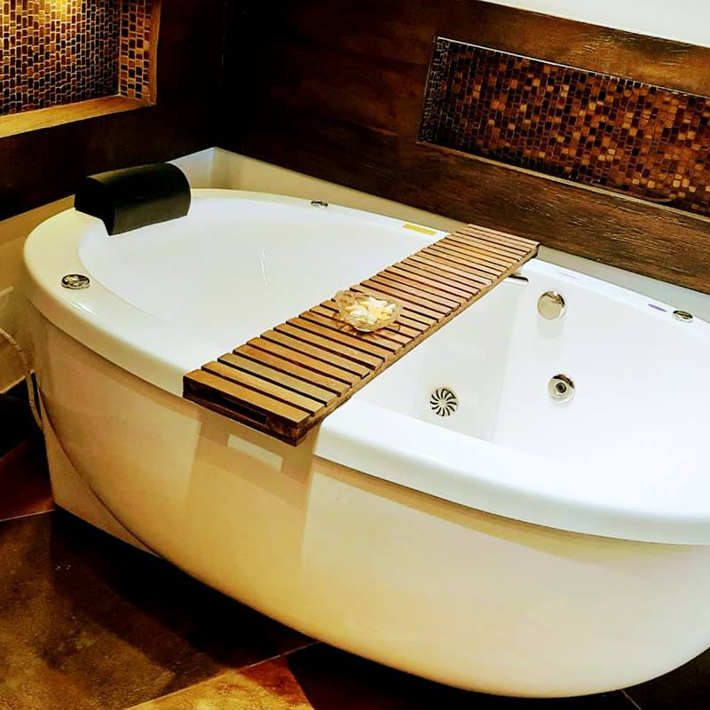 Banheira Piacenza Premium Mondialle com hidromassagem, foto oficial do fabricante